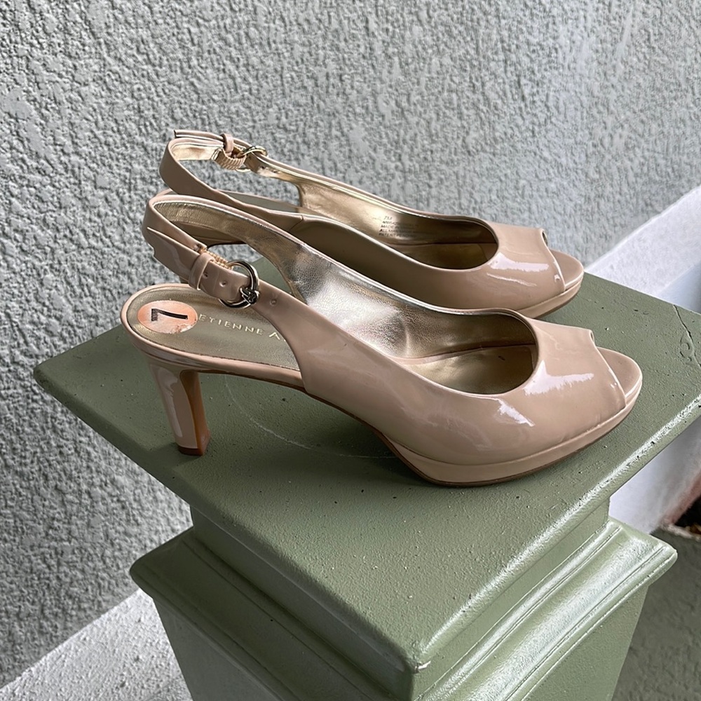 Etienne Aigner, Patent, Platform, Cream, Size 7